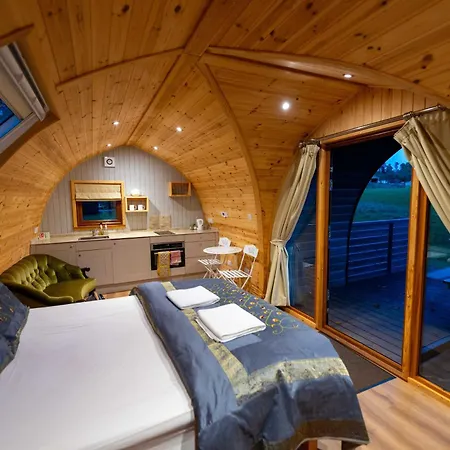 Missin' Link Glamping Hotel West Hoathley Exterior photo