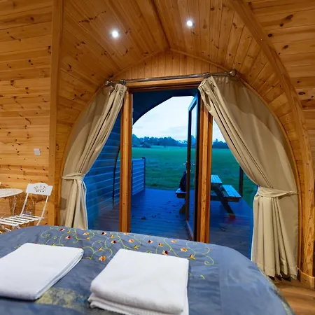 Missin' Link Glamping Hotel West Hoathley Exterior photo
