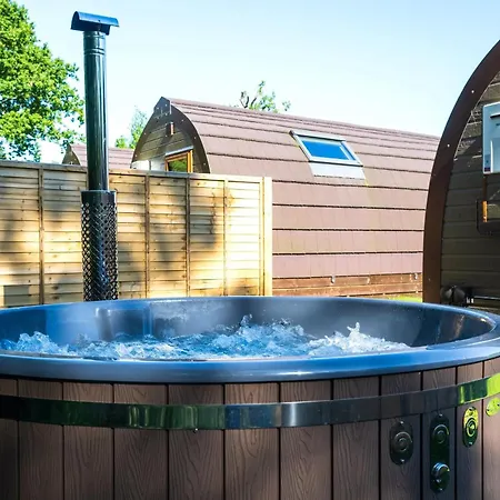 Missin' Link Glamping Hotel West Hoathley Exterior photo