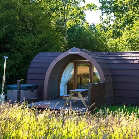 Missin' Link Glamping Hotel West Hoathley Exterior photo
