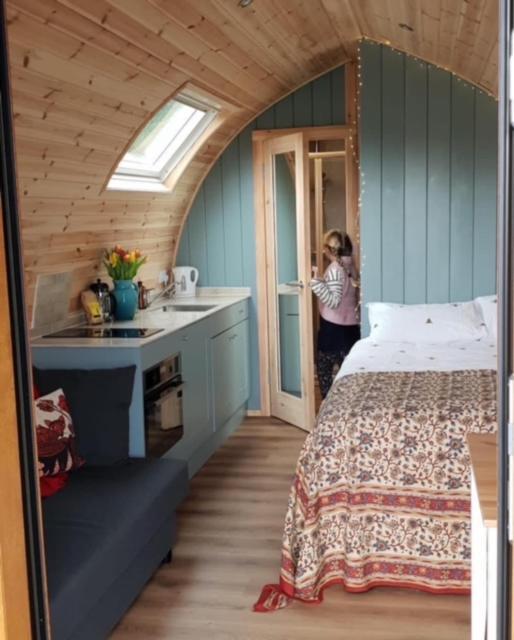 Missin' Link Glamping * West Hoathley